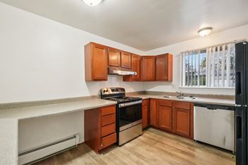 Eat-in kitchen with breakfast nook